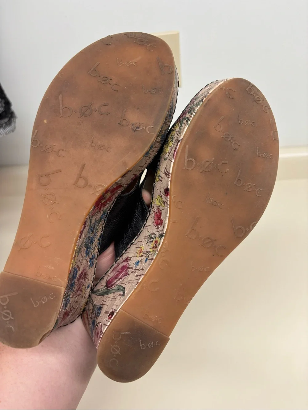b.o.c. Black Leather platform wedge Sandals for Women size 9